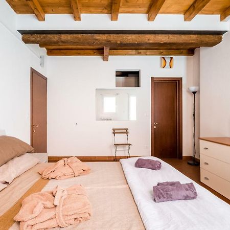 Whouse Suite Apartment Mirasole Bologna Bagian luar foto
