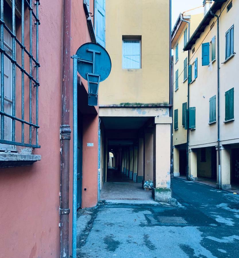 Whouse Suite Apartment Mirasole Bologna Bagian luar foto