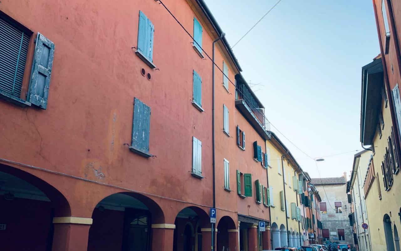 Whouse Suite Apartment Mirasole Bologna Bagian luar foto