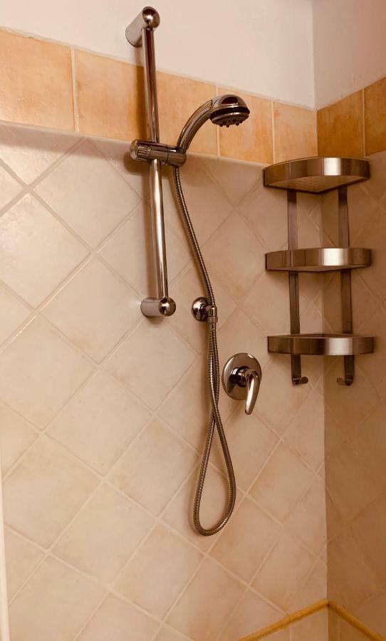 Whouse Suite Apartment Mirasole Bologna Bagian luar foto