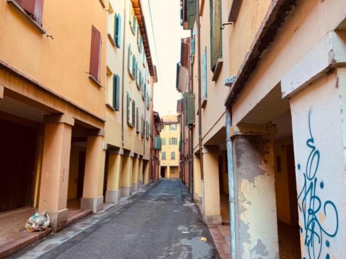 Whouse Suite Apartment Mirasole Bologna Bagian luar foto