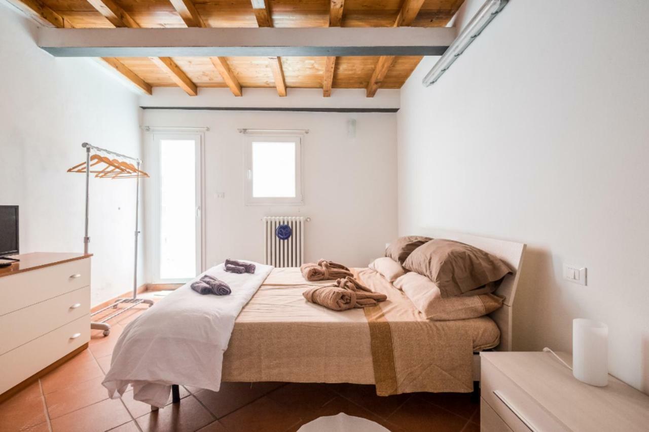 Whouse Suite Apartment Mirasole Bologna Bagian luar foto