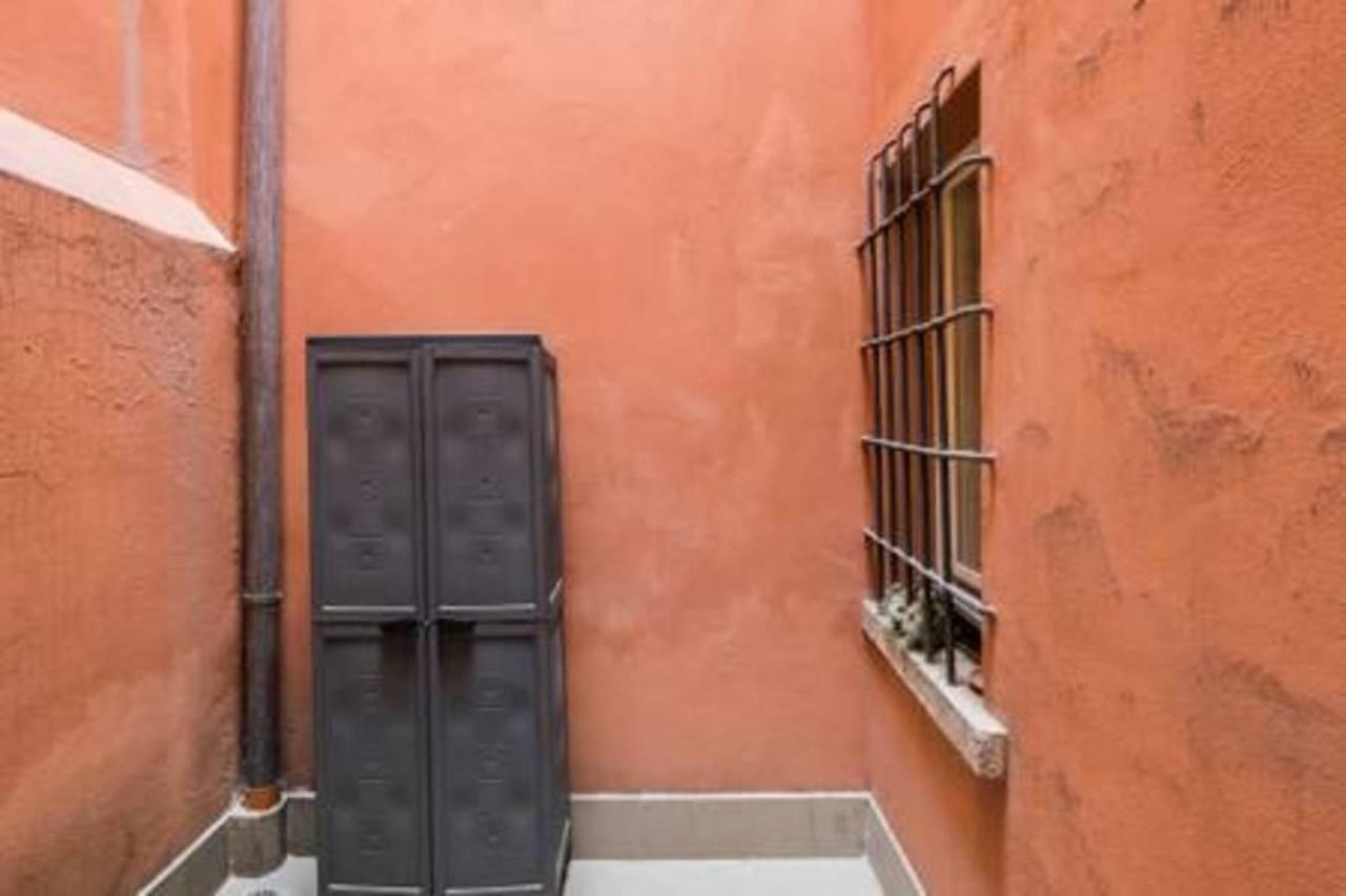 Whouse Suite Apartment Mirasole Bologna Bagian luar foto